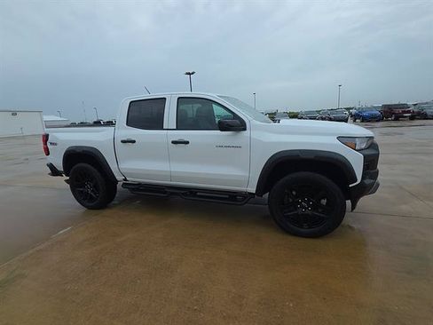 Used 2024 Chevrolet Colorado Trail Boss w/ Advanced Trailering Package AWD/4WD image 5