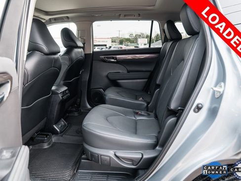 Used 2024 Toyota Highlander Platinum image 27