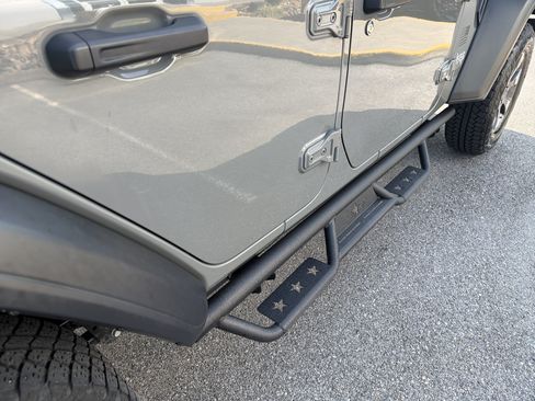Used 2018 Jeep Wrangler Unlimited Sport S AWD/4WD image 27
