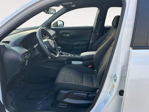 Used 2024 Honda HR-V Sport image 9