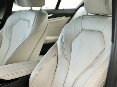 Used 2023 BMW 530i xDrive w/ Convenience Package image 21