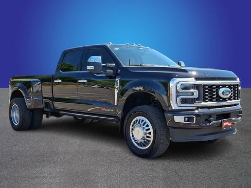 Certified 2026 Ford F350 Platinum w/ Platinum Plus Package AWD/4WD image 3