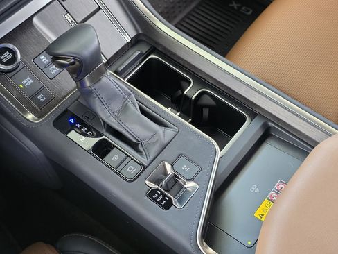 Used 2026 Lexus GX 550 w/ Accessory Package (2T) AWD/4WD image 19
