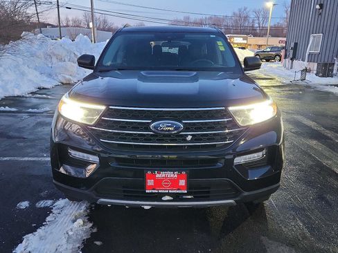 Used 2022 Ford Explorer XLT w/ Equipment Group 202A image 2