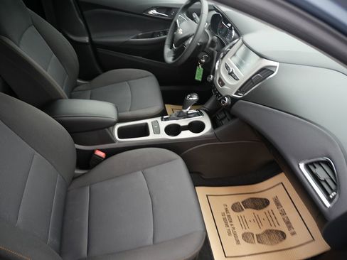 Used 2018 Chevrolet Cruze LS w/ LS Fleet Convenience Package image 28