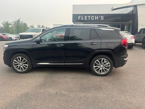 Used 2023 GMC Terrain Denali w/ Denali Premium Package AWD/4WD image 9