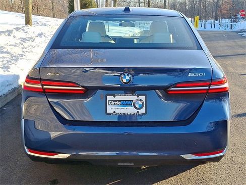 New 2026 BMW 530i xDrive w/ Premium Package image 5