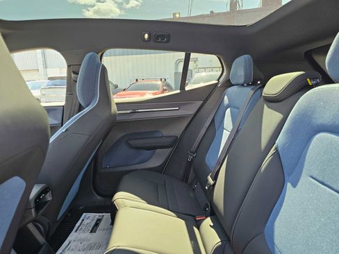 New 2026 Volvo EX30 Ultra w/ Climate Package image 18