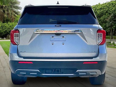 Used 2023 Ford Explorer XLT w/ Equipment Group 202A image 4