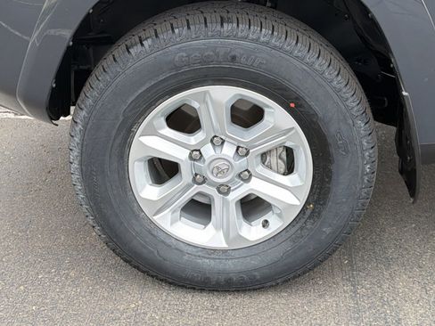 Certified 2024 Toyota 4Runner SR5 AWD/4WD image 9