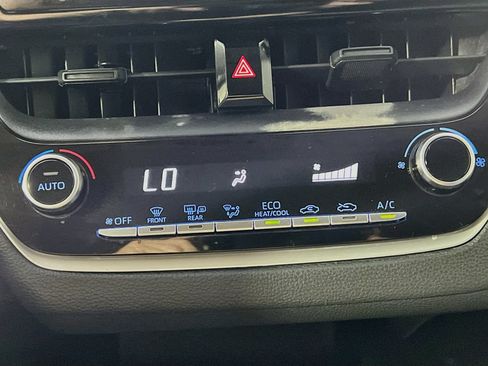 Used 2021 Toyota Corolla LE FWD image 25