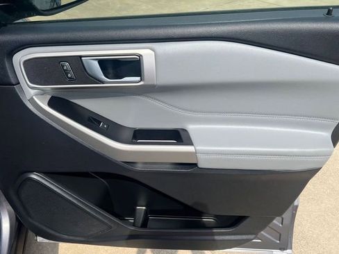 Used 2022 Ford Explorer XLT w/ Equipment Group 202A image 16