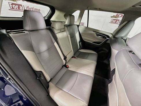 Used 2023 Toyota RAV4 XLE Premium AWD/4WD image 32