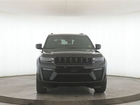New 2026 Jeep Grand Cherokee L Limited w/ Limited Altitude Package image 12