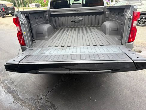 Used 2024 Chevrolet Silverado 1500 LT Trail Boss w/ Convenience Package II AWD/4WD image 14