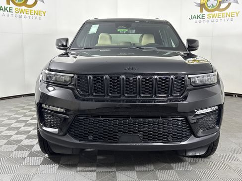 New 2025 Jeep Grand Cherokee Limited w/ Luxury Tech Group II AWD/4WD image 3