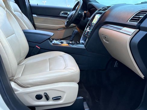 Used 2017 Ford Explorer Limited image 39