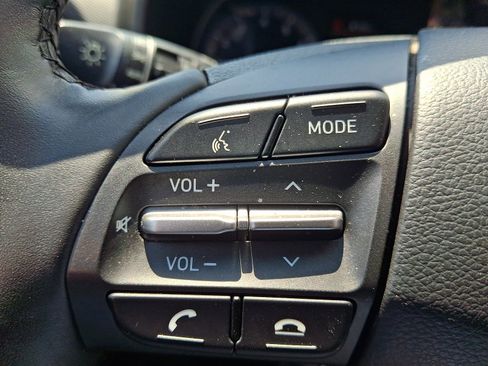 Used 2021 Hyundai Kona Limited AWD/4WD image 21