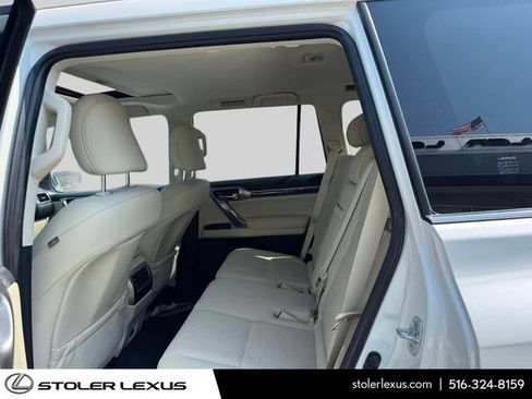 Used 2023 Lexus GX 460 Premium w/ Premium Package AWD/4WD image 18