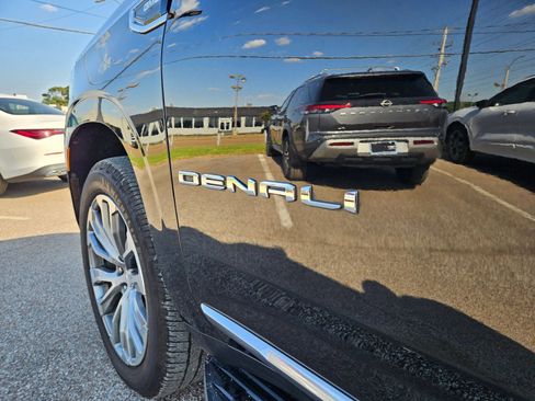 Used 2021 GMC Yukon Denali image 31