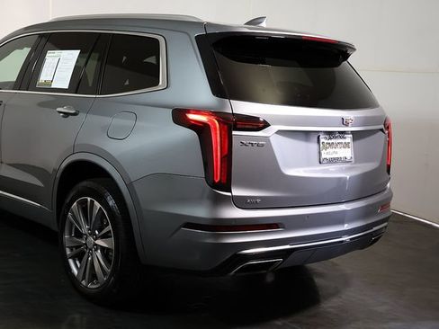 Used 2023 Cadillac XT6 Premium Luxury w/ LPO, Floor Liner Package AWD/4WD image 11