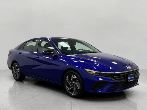 Certified 2025 Hyundai Elantra Sport FWD image 1