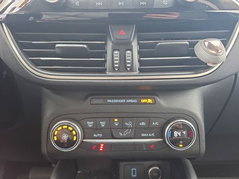 Used 2020 Ford Escape SE image 40