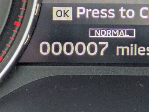 New 2025 Mitsubishi Outlander ES image 30