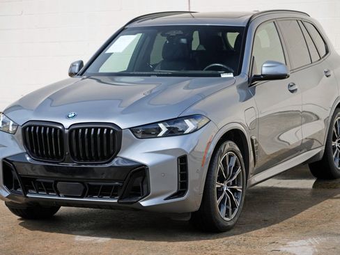 Used 2024 BMW X5 xDrive50e w/ M Sport Package AWD/4WD image 53