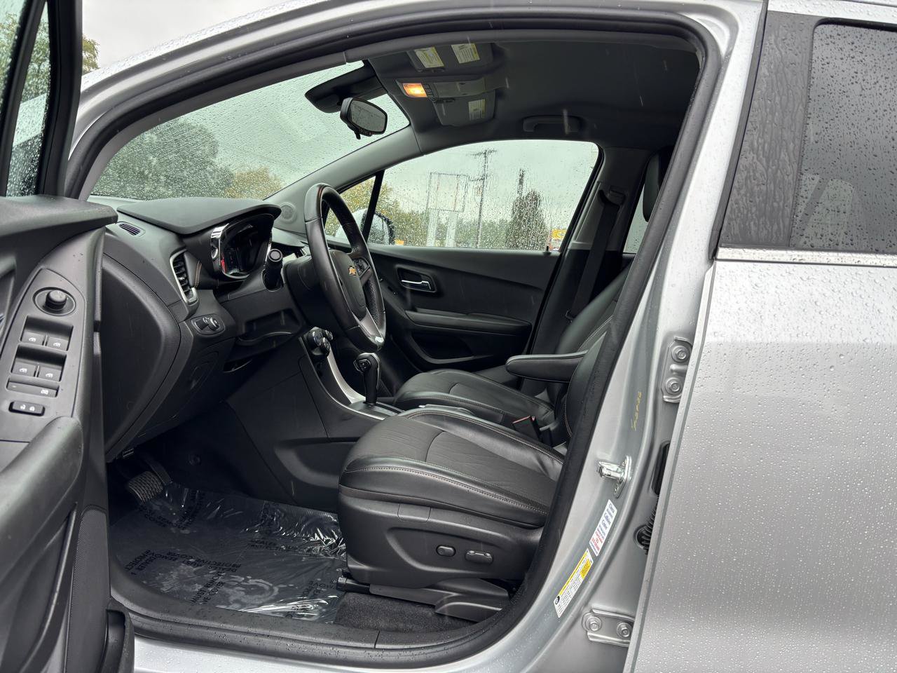 Used 2019 Chevrolet Trax LT w/ LT Convenience Package FWD image 15
