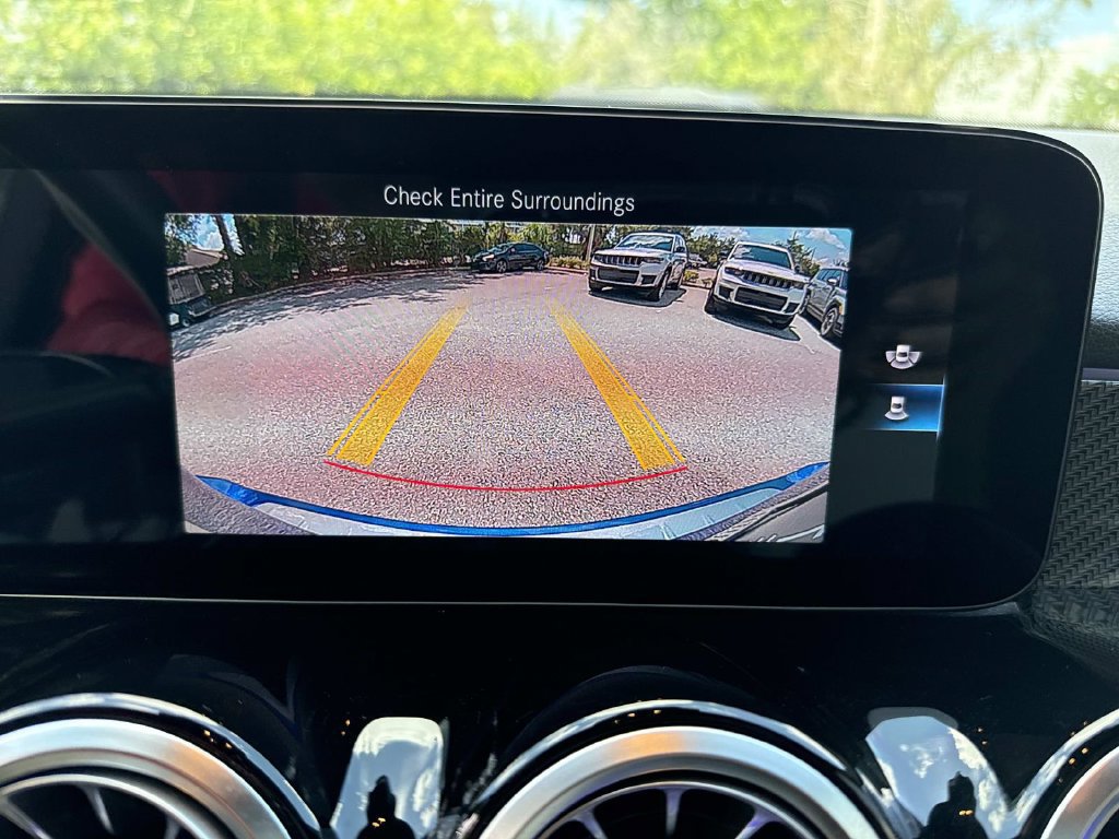 Used 2022 Mercedes-Benz GLB 35 AMG 4MATIC image 29