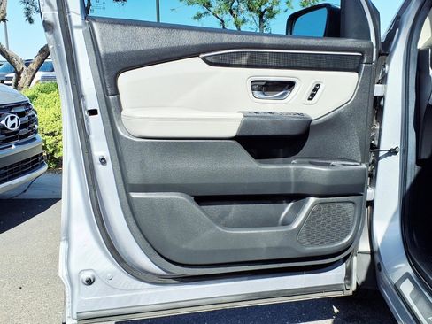 Used 2024 Honda Pilot Elite image 22