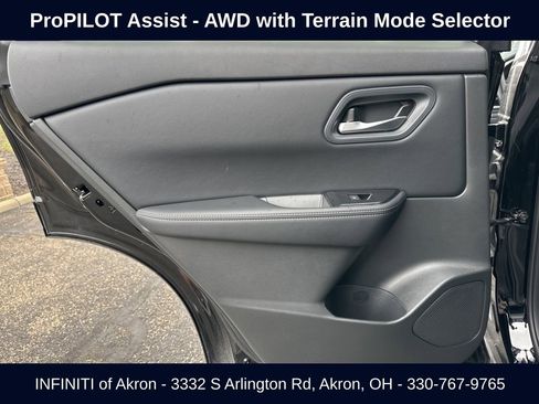 Used 2026 Nissan Rogue SV AWD/4WD image 32