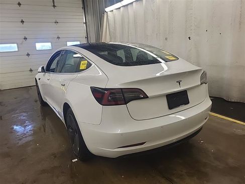 Used 2020 Tesla Model 3 Standard Range Plus image 6