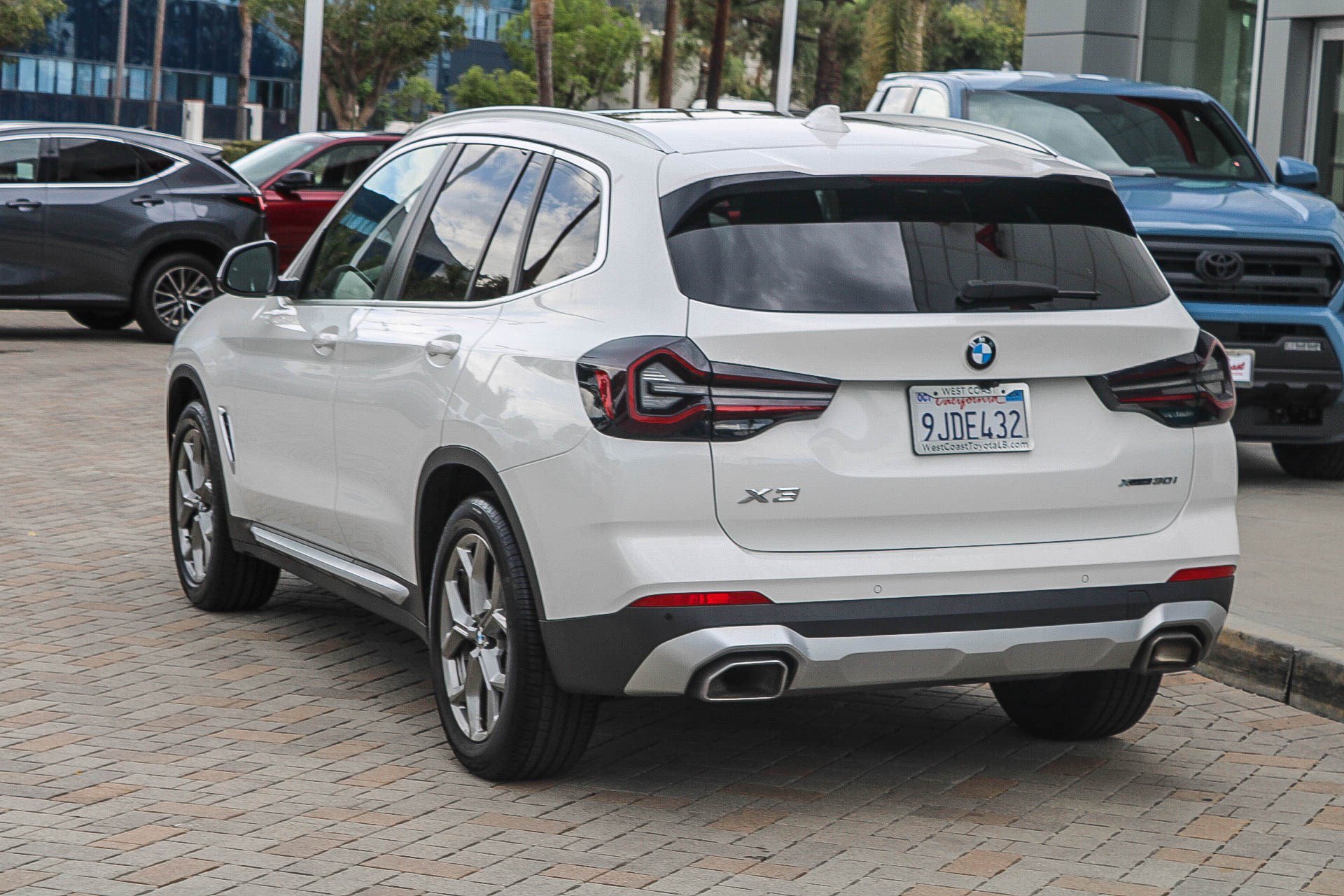 Used 2023 BMW X3 xDrive30i AWD/4WD image 9