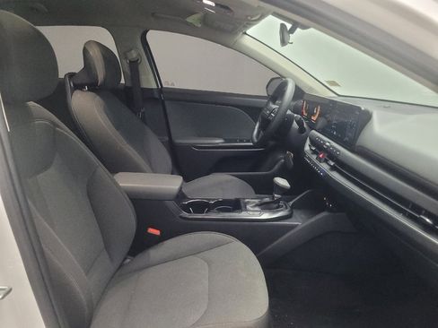 Used 2025 Kia K4 FWD image 21