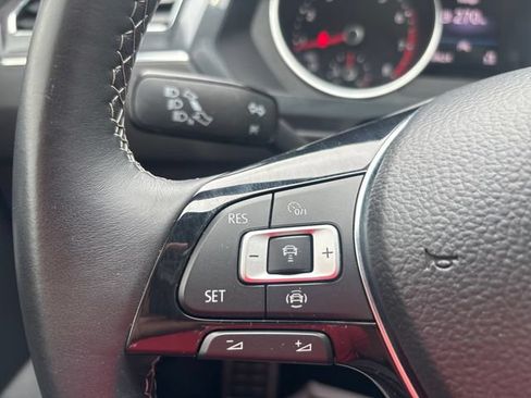 Used 2021 Volkswagen Tiguan SE R-Line AWD/4WD image 19