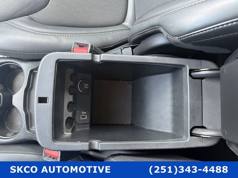 Used 2018 Jeep Cherokee Latitude Plus AWD/4WD image 25