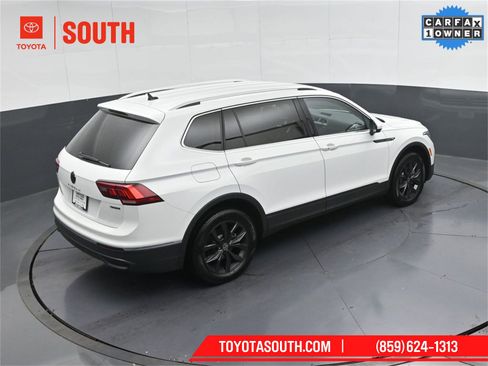 Used 2024 Volkswagen Tiguan SE image 48