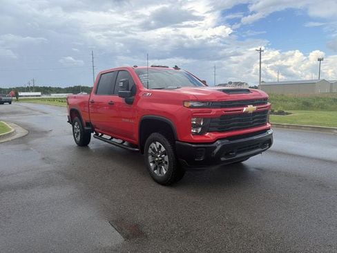 Used 2024 Chevrolet Silverado 2500 Custom w/ Custom Value Package AWD/4WD image 8