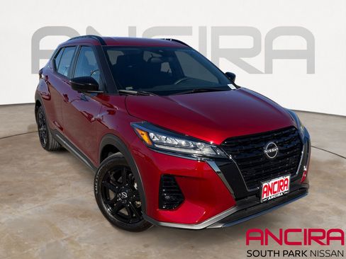 Used 2023 Nissan Kicks SR image 1