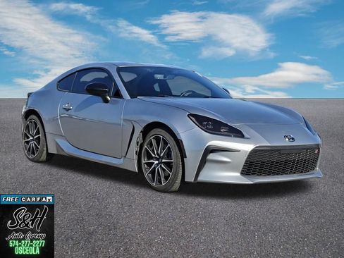 Used 2023 Toyota GR86 w/ ALL Weather Mat Package (TMS) RWD image 3