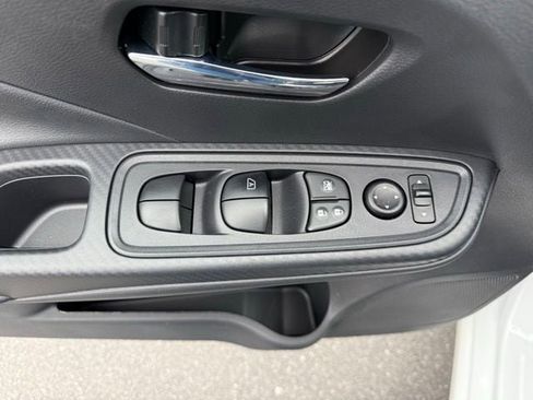 New 2025 Nissan Versa SV w/ Trunk Package FWD image 11