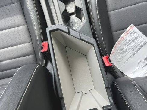Used 2024 Volkswagen Jetta SE FWD image 29