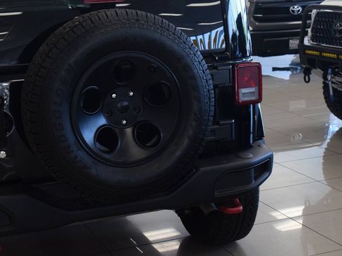 Used 2017 Jeep Wrangler Rubicon AWD/4WD image 57