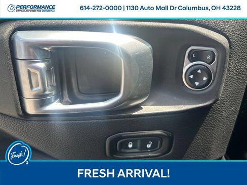 Used 2021 Jeep Wrangler Unlimited Sahara w/ Uconnect 4C Nav & Sound Group AWD/4WD image 17