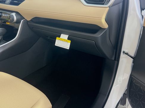 Used 2025 Toyota RAV4 LE image 33