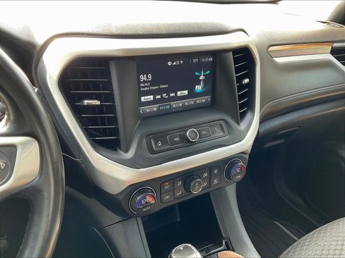 Used 2019 GMC Acadia SLE FWD image 9