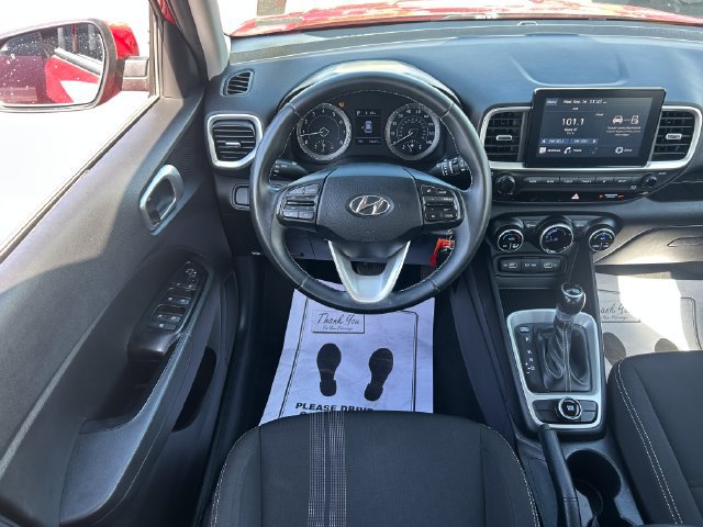 Used 2022 Hyundai Venue SEL FWD image 24