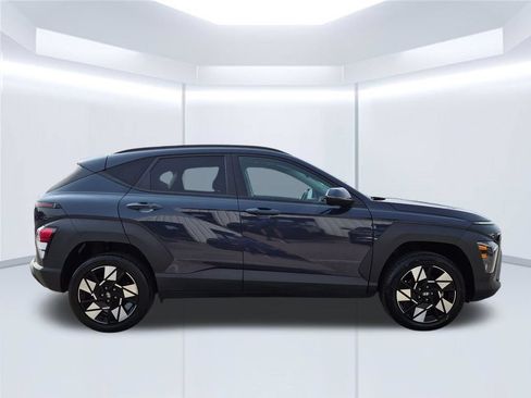 Used 2024 Hyundai Kona SEL AWD/4WD image 7